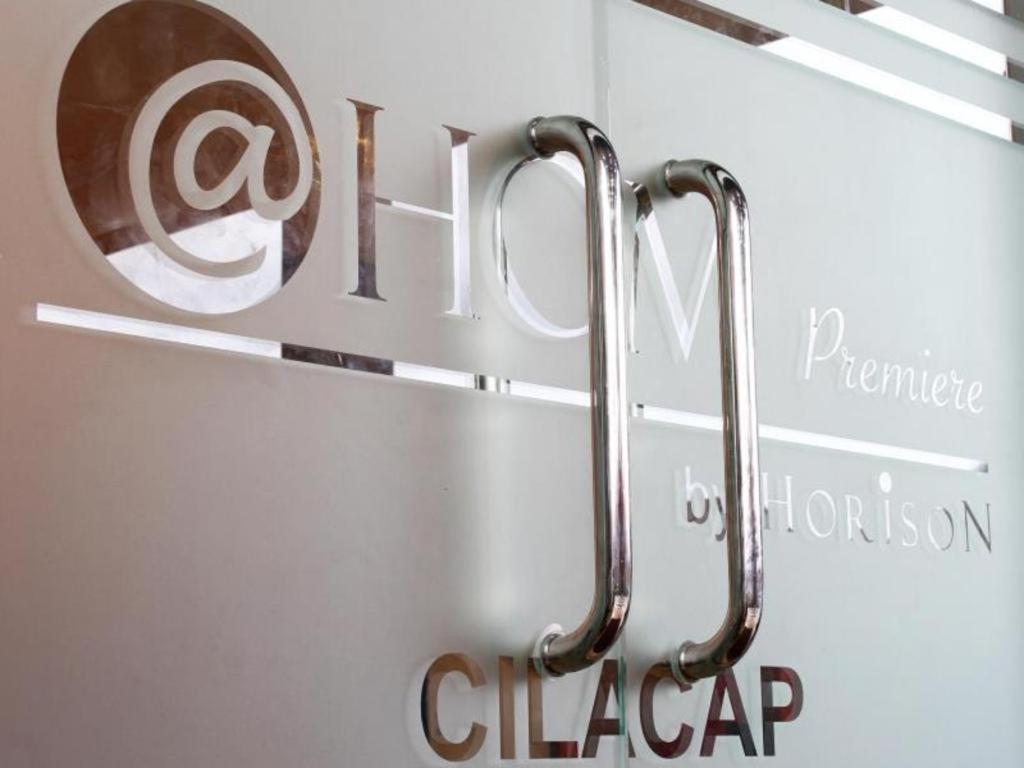 @Hom Premiere Cilacap Ngoại thất bức ảnh