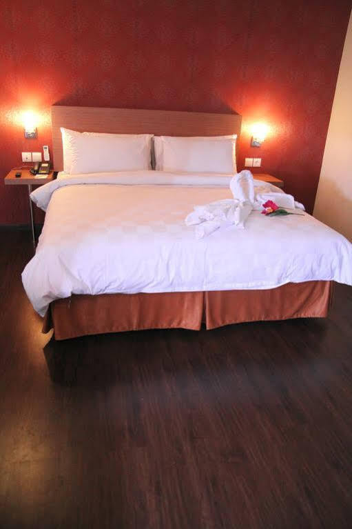 @Hom Premiere Cilacap Ngoại thất bức ảnh